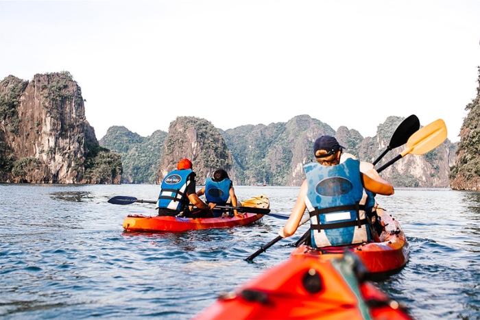 Kayak adventure in Halong bay